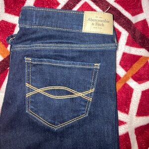 Cute straight leg Abercrombie Jeans